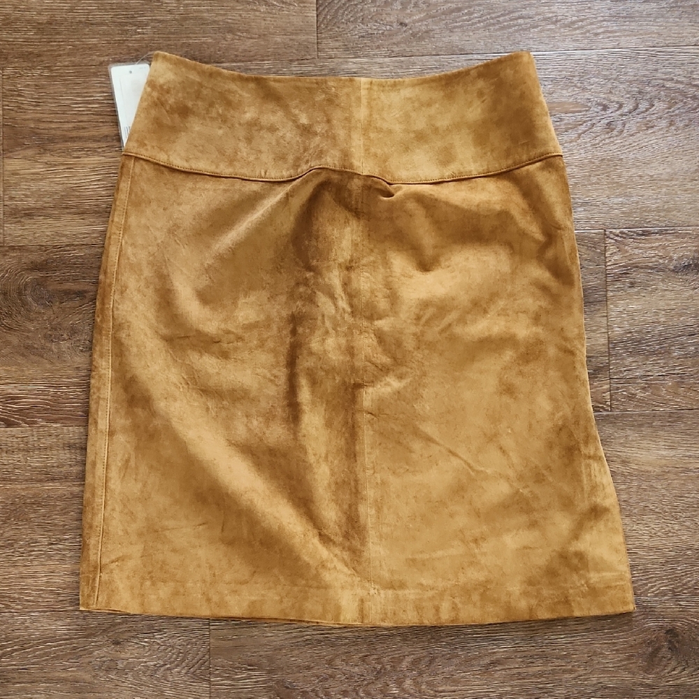 Q.U.E. NWT Tan Suede Women's Skirt, size 10